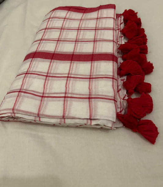 Check Mulcotton Saree with Red Tassel