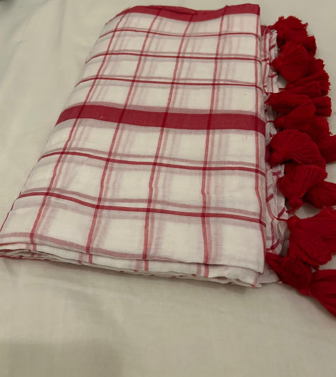 Check Mulcotton Saree with Red Tassel